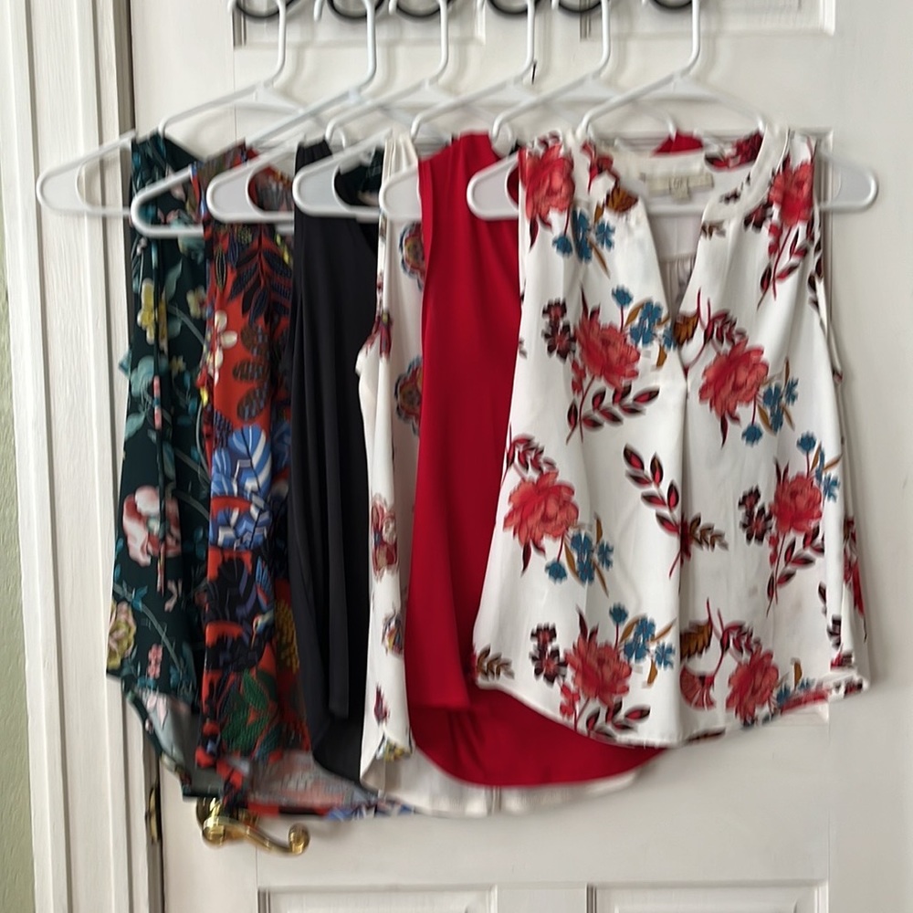 4 Lofts sleeveless tops